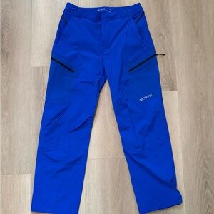 ARC'TERYX EISLEN CARGO PANT - Size 8 Royal Blue